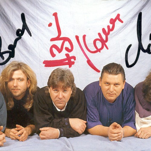 1991 - Unter dem Titel ″KARAT″ kommt ein neues Album auf den Markt. ″Schwerelos″ und ″Wunder″ erscheinen als Vinyl-Singles bzw. als CD-Maxis. Ansonsten wird es eher ruhig um die Gruppe.