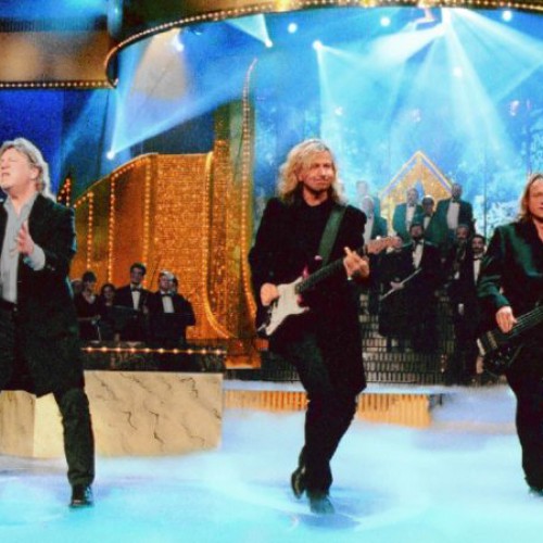 1998 - Herbert Dreilich kämpft sich unermüdlich zurück auf die Bühne. Sein Live-Comeback findet auf Peter Maffays ″Begegnungen″-Tour statt. ″Der Ozean″ vom ″Balance″-Album wird als Radio-Promo ausgekoppelt und krönt das Comeback von Herbert und KARAT durch Auftritte im TV. Der neue Song ″Das kann niemand so wie du″ erscheint.