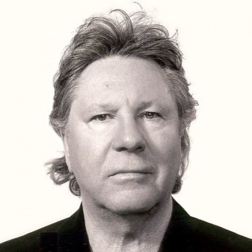 2004 - Der große Rückschlag: Als die Vorbereitungen auf das Konzertjahr bereits abgeschlossen sind, wird bei Herbert Krebs diagnostiziert. Alle KARAT-Aktivitäten werden daraufhin abgesagt. Der Sänger unterzieht sich einer Chemotherapie, doch es ist zu spät. Nach langem und intensivem Kampf stirbt Herbert Dreilich am 12. Dezember, kurz nach seinem 62. Geburtstag. Die Stimme von KARAT ist für immer verstummt.